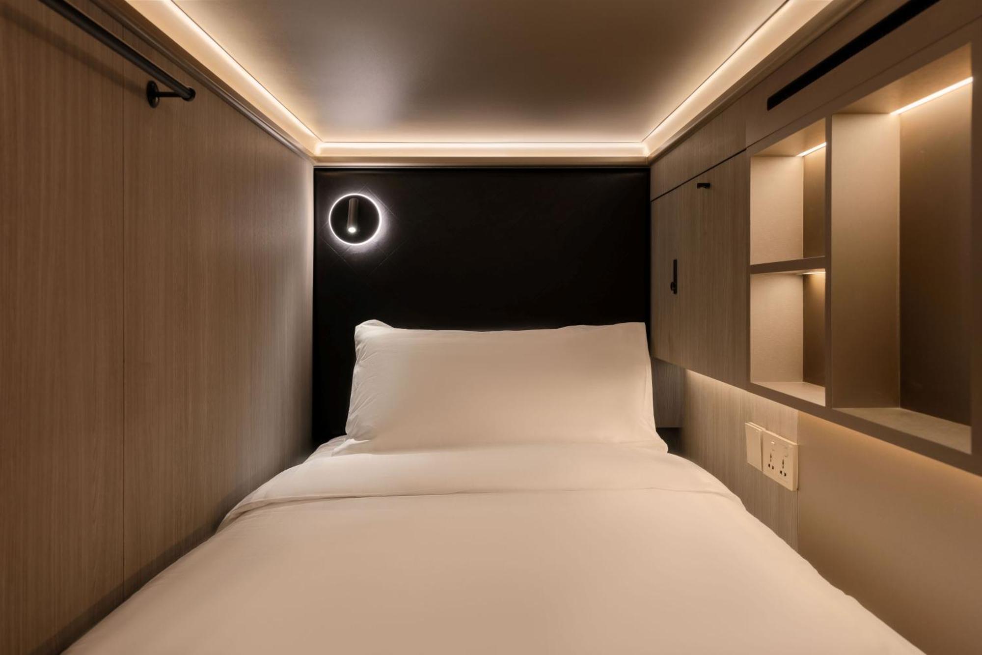 Cube Social Boutique Capsule Hotel At Boat Quay سنغافورة الغرفة الصورة