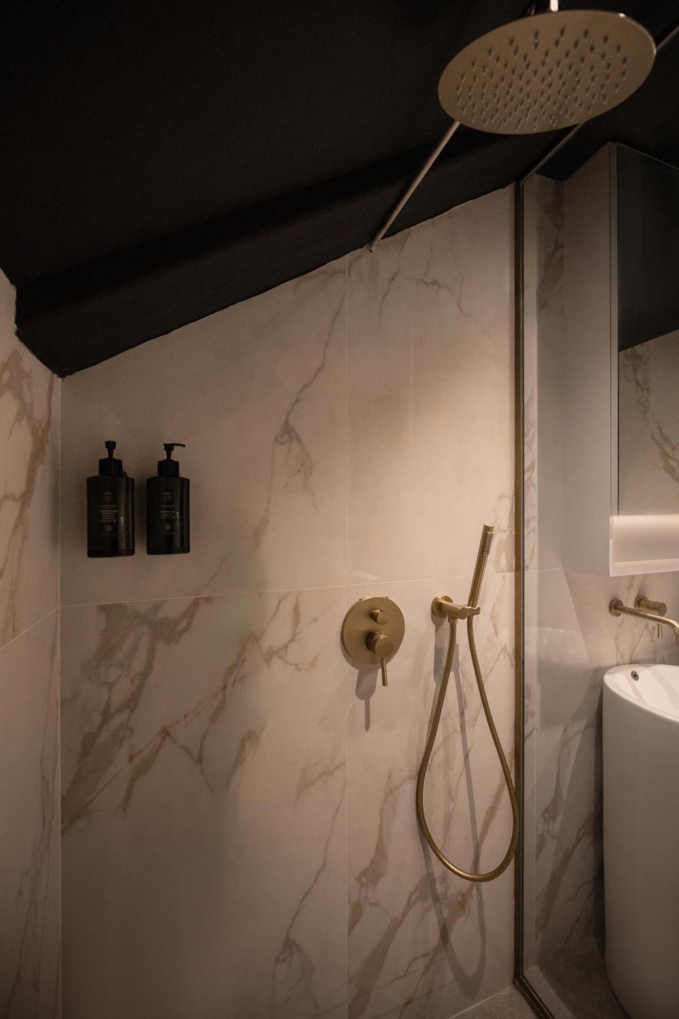 Cube Social Boutique Capsule Hotel At Boat Quay سنغافورة المظهر الخارجي الصورة