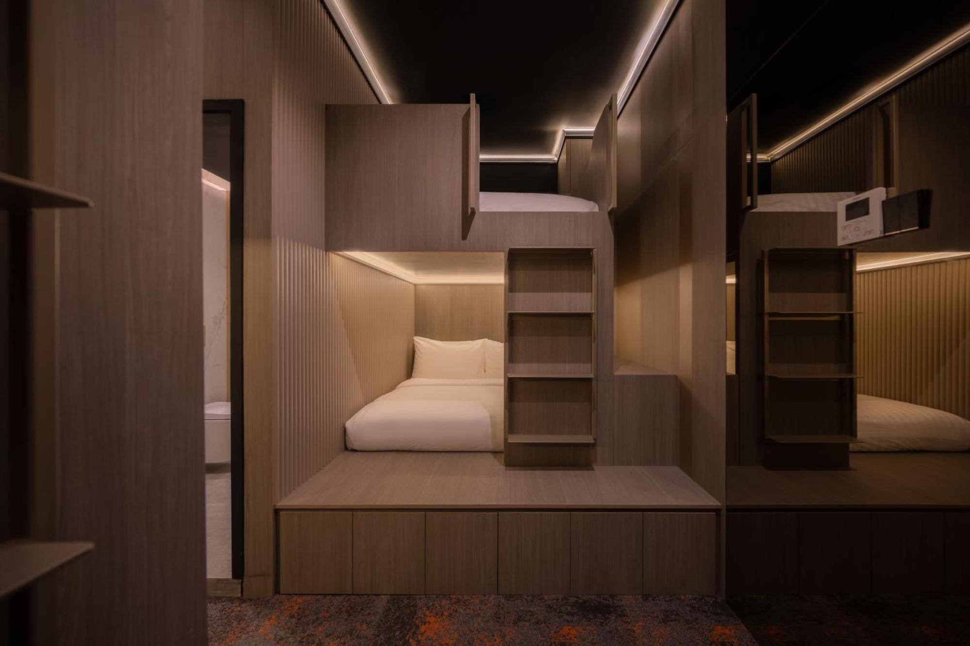 Cube Social Boutique Capsule Hotel At Boat Quay سنغافورة المظهر الخارجي الصورة
