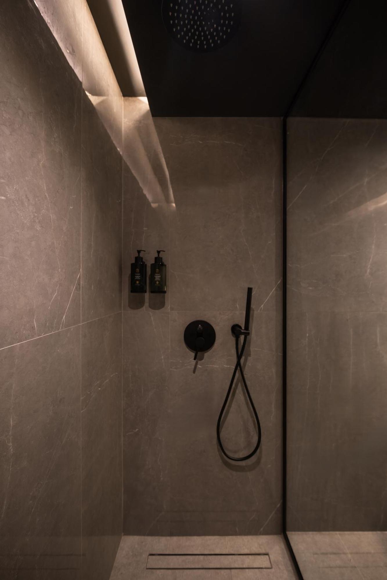 Cube Social Boutique Capsule Hotel At Boat Quay سنغافورة المظهر الخارجي الصورة